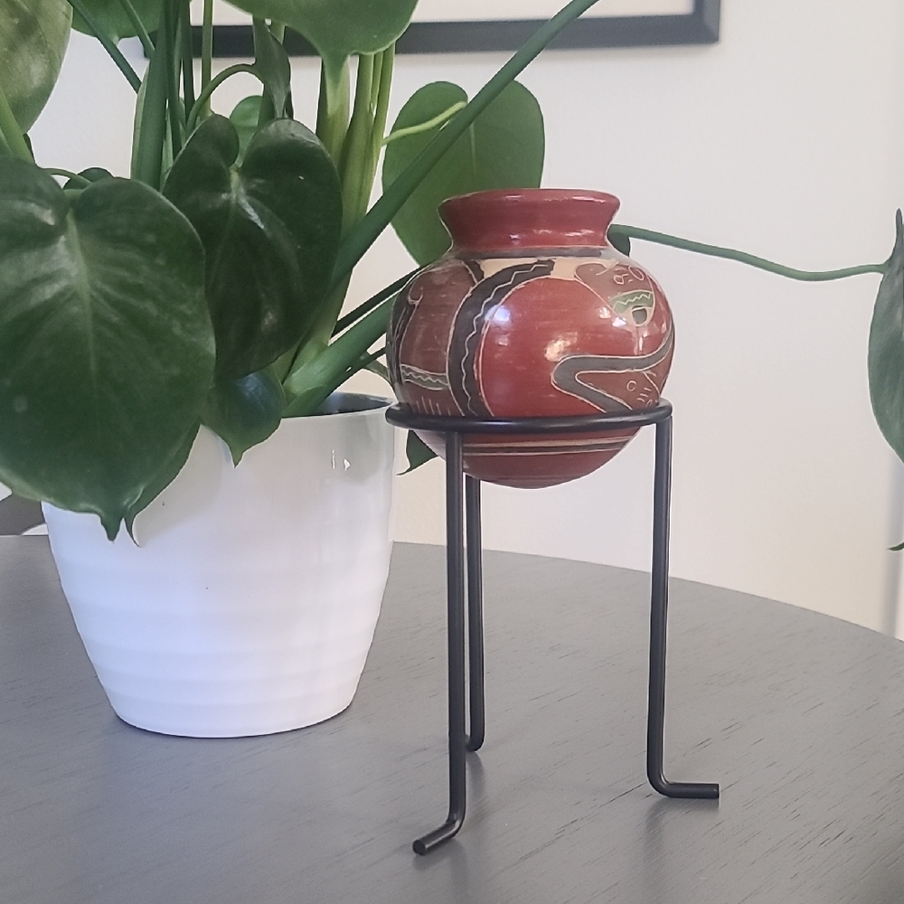 Nicaraguan Exotic Clay Art Pottery Vase Hand Carved With Stand